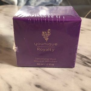 Younique Royalty Detoxifying Mask
